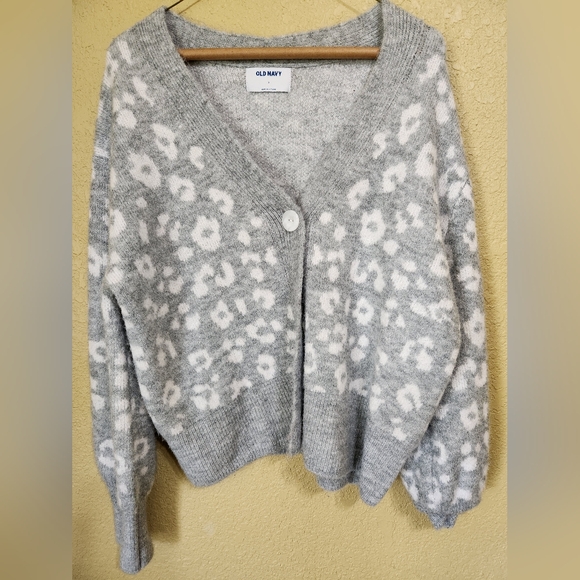 Sweater - Picture 1 of 3